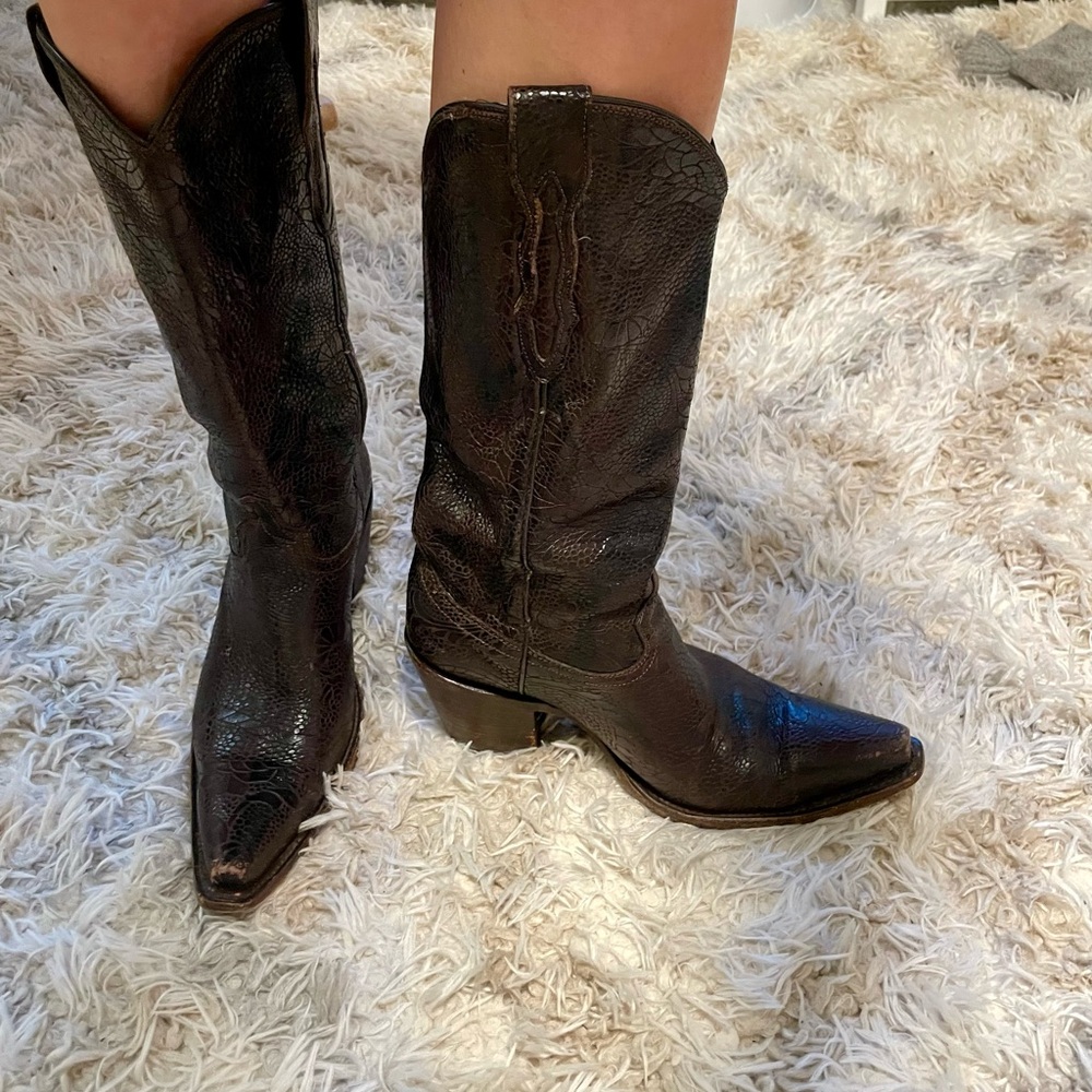 SOLD****Lucchese dark brown leather cowboy boots size 7 women’s
